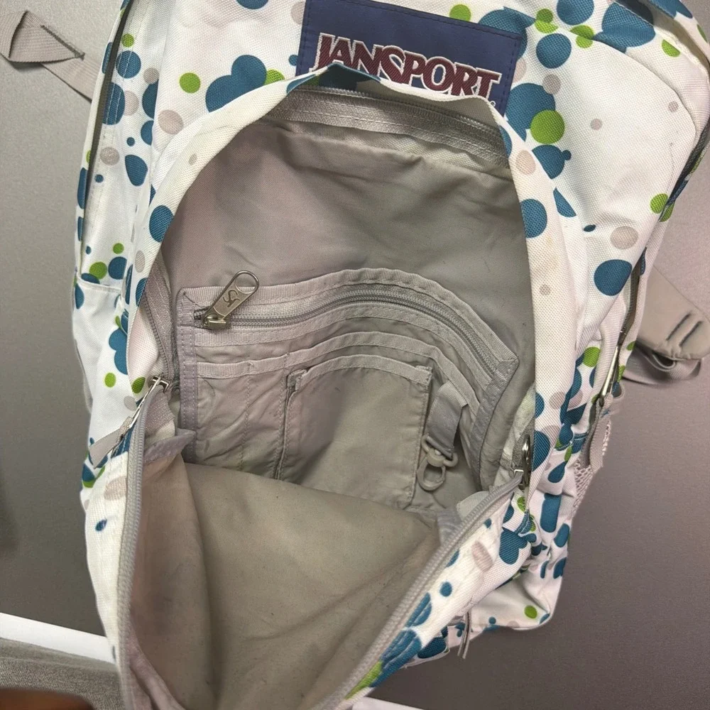 jansport backpack gren polka dot Unisex Driver 8 Wheeled Seafoam Green/White Dots – The JanSport Cross Town Plus Backpack combines everyday practicality with premium comfort JanSport Unisex Digibreak Seafoam Green/White